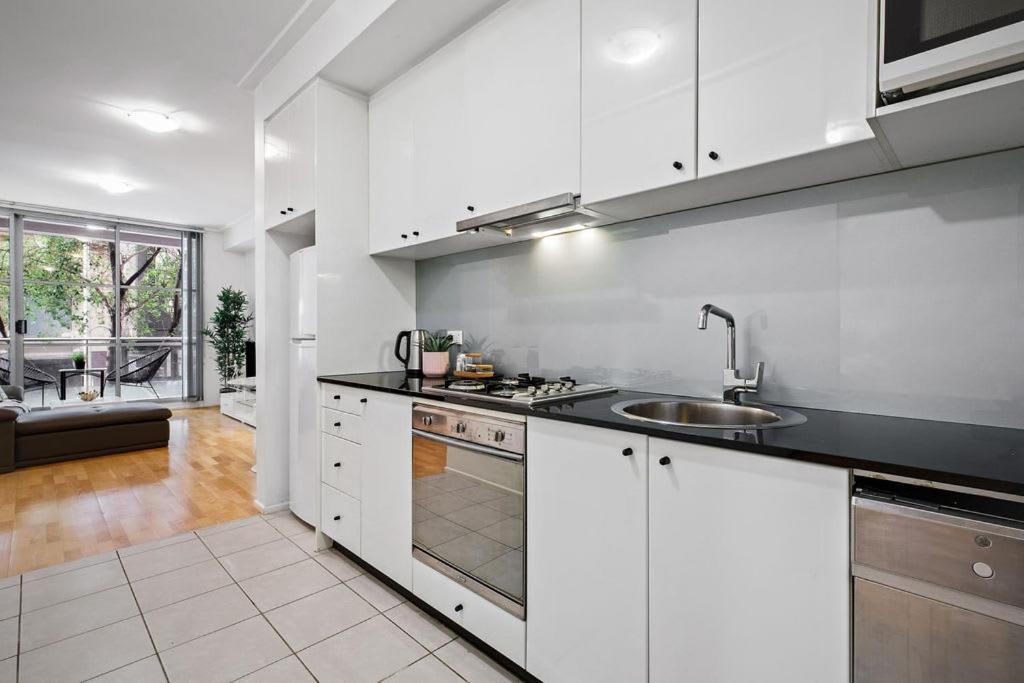 A Plush & Comfy Next To Darling Harbour * Sydney