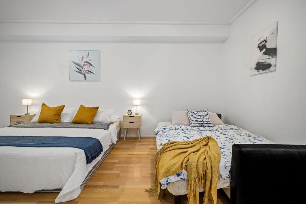 A Plush & Comfy Next To Darling Harbour Apartment Sydney