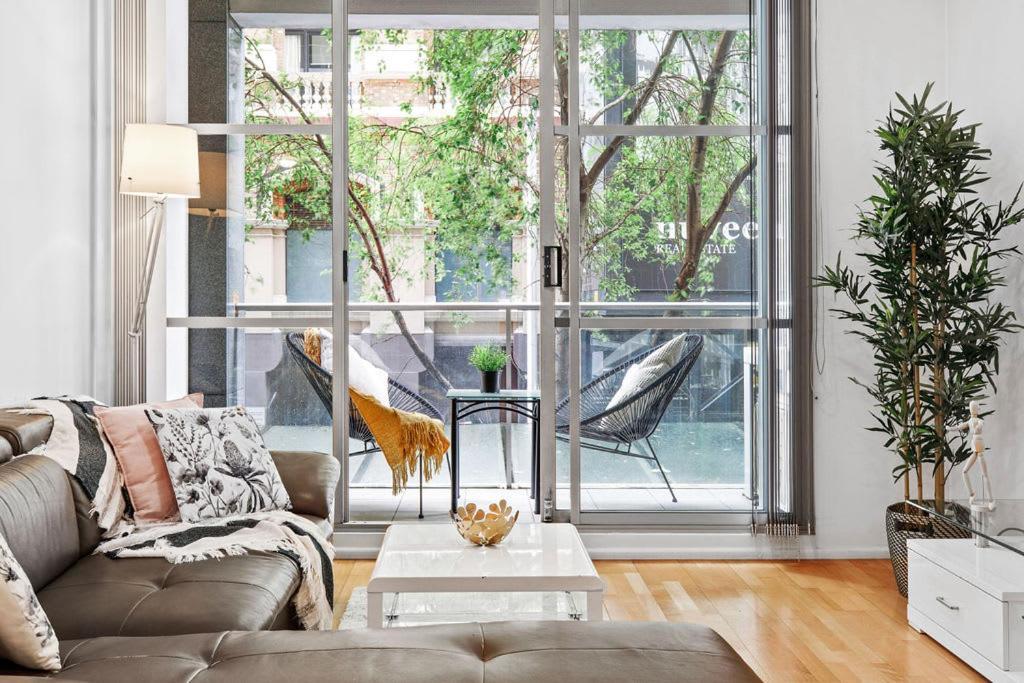 A Plush & Comfy Next To Darling Harbour Sydney