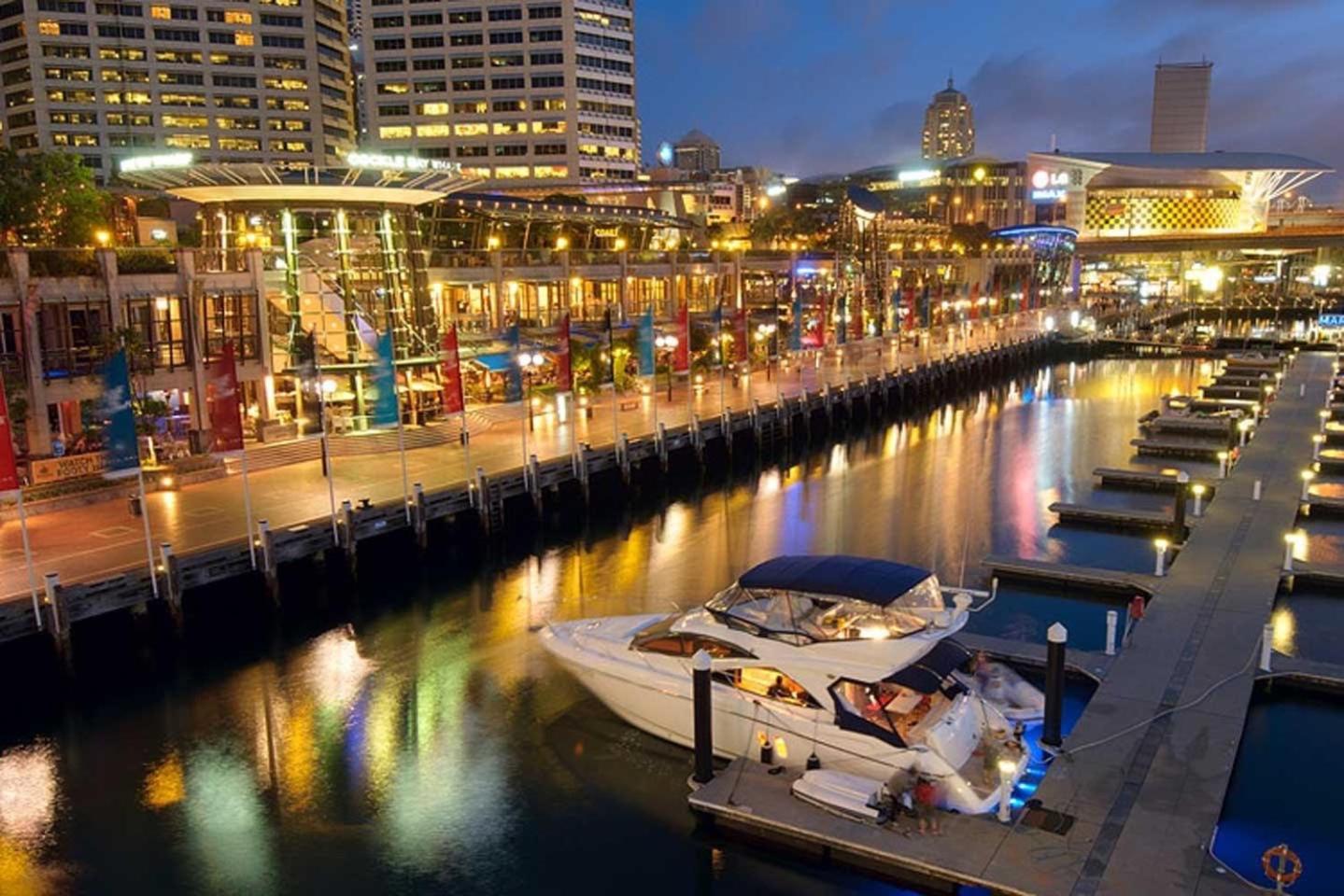 A Plush & Comfy Next To Darling Harbour